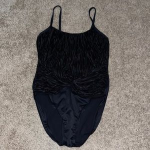 Black one piece underwire miraclesuit adjustable straps, size 14